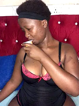 MissREAHx online show from October 10, 6:18 am