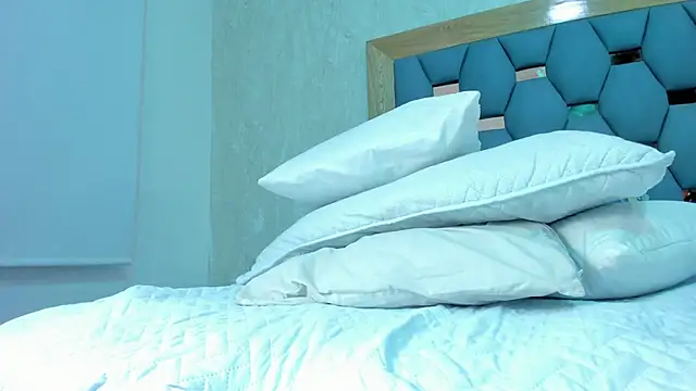 juliette pretty  online show from February 14, 9:06 pm