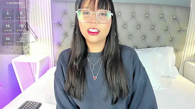 Snapshot of SofiAdanss chatting on September 18, 11:42 am SofiAdanss online show from September 18, 11:42 am