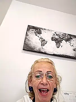 clarabell4 online show from May 4, 9:46 am