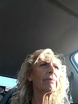 Snapshot of clarabell4 chatting on October 1, 6:51 am clarabell4 online show from October 1, 6:51 am