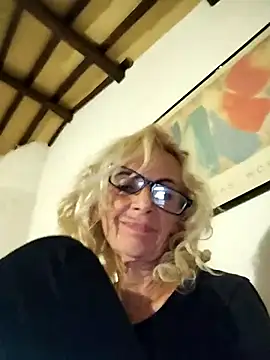 Snapshot of clarabell4 chatting on September 24, 8:52 pm clarabell4 online show from September 24, 8:52 pm