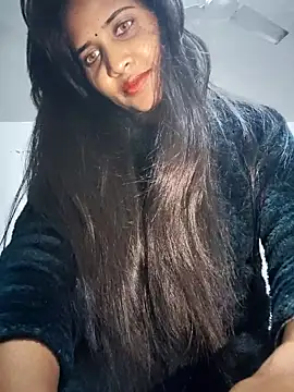 cute radhikaa online show from December 18, 6:34 pm