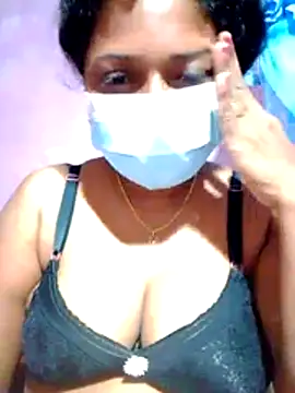 boosypussy online show from August 6, 12:01 pm