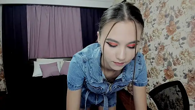 EllaCurtis online show from October 4, 3:12 am