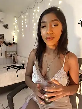 Snapshot of LeilaEbony chatting on October 9, 4:00 pm LeilaEbony online show from October 9, 4:00 pm