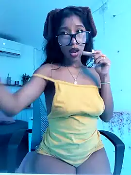 Snapshot of LeilaEbony chatting on September 20, 3:10 pm LeilaEbony online show from September 20, 3:10 pm