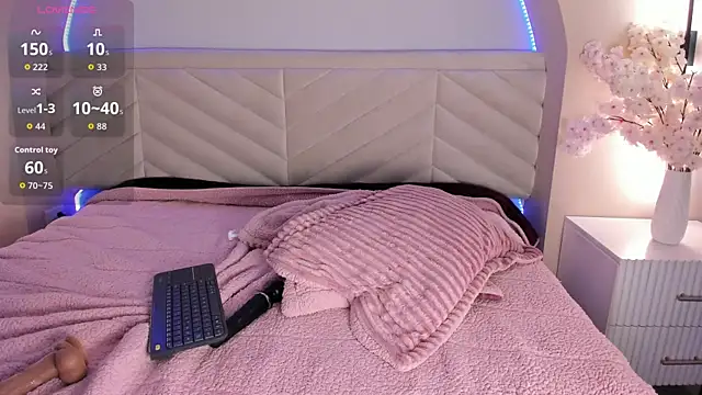 Bella Williiams online show from July 28, 12:48 pm