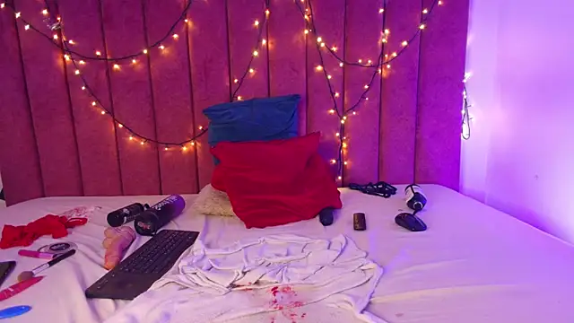 RominaaReyes online show from February 3, 6:40 am