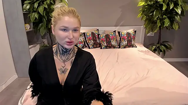 Snapshot of IvyLaurent chatting on September 29, 6:40 am IvyLaurent online show from September 29, 6:40 am