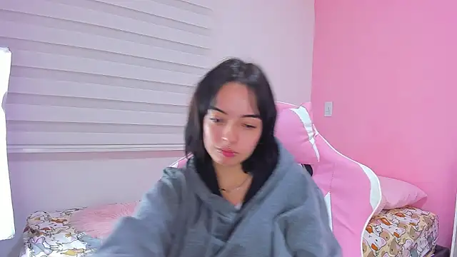 alexaa fox online show from December 19, 4:59 am