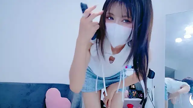 -Nyanko-chan- online show from June 3, 9:09 pm
