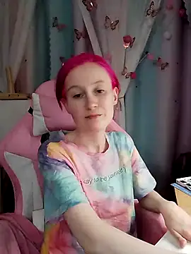Snapshot of Fuzzy_Unicorn chatting on September 27, 7:21 pm Fuzzy Unicorn online show from September 27, 7:21 pm