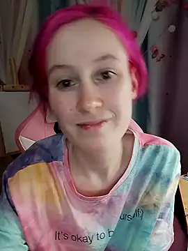 Snapshot of Fuzzy_Unicorn chatting on October 17, 6:55 pm Fuzzy Unicorn online show from October 17, 6:55 pm