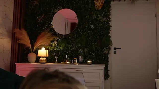 angel wow  online show from February 11, 5:42 am