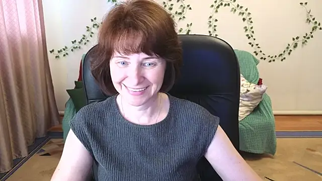 Lia Tito online show from June 16, 1:12 pm