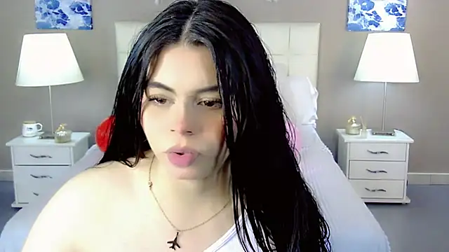 maddissonivanova online show from September 8, 7:13 pm