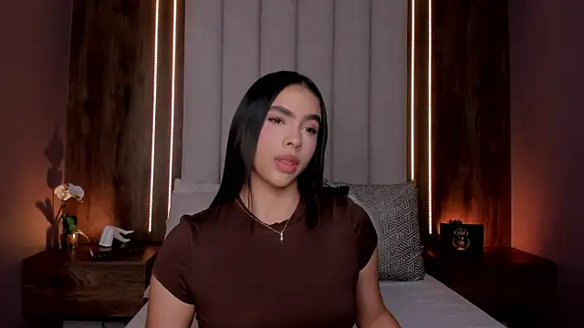 LucySalvatore  online show from June 20, 4:16 am