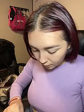 Karen18 boobs online show from July 4, 3:24 am