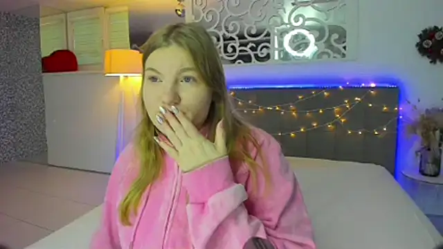 AshleyJoness online show from December 21, 6:17 am