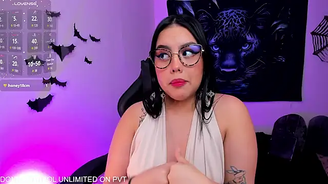 Snapshot of nicol_ruizz chatting on October 14, 6:43 pm nicol ruizz online show from October 14, 6:43 pm