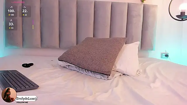 Emely Deluxe online show from January 7, 5:49 pm