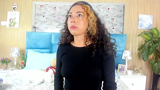 samanthaThoms online show from March 6, 3:45 am