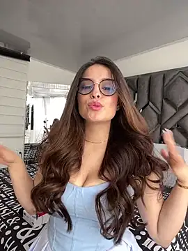 Snapshot of fernanda_aram_ chatting on October 15, 3:25 pm fernanda aram online show from October 15, 3:25 pm