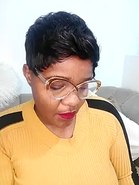 ChubbyBitch26 online show from June 26, 10:22 pm