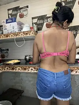Snapshot of SEXY-SIMI-BHABI chatting on September 15, 7:38 am SEXY-SIMI-BHABI online show from September 15, 7:38 am