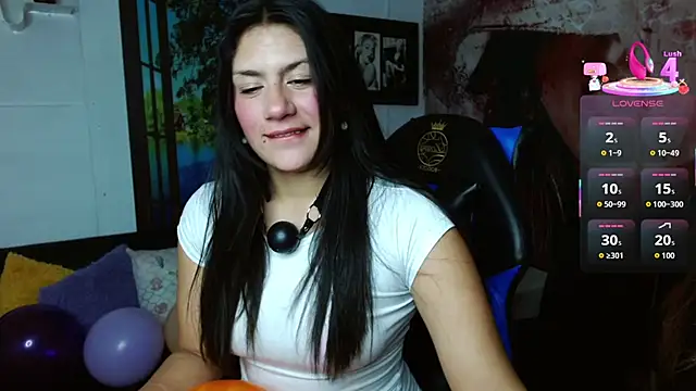 gigi gilt  online show from November 30, 4:27 am