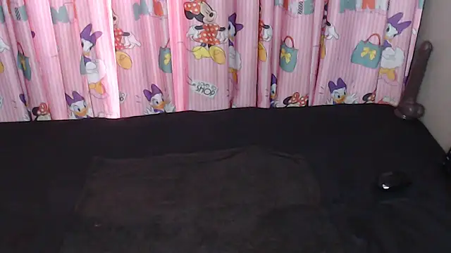 TrishahXo online show from June 16, 10:16 am