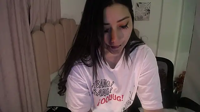 Snapshot of Mia_1120 chatting on September 25, 9:12 pm Mia 1120 online show from September 25, 9:12 pm