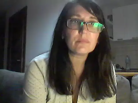 Elena48324 online show from May 6, 6:23 pm