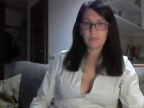 Elena48324 online show from May 15, 6:21 pm