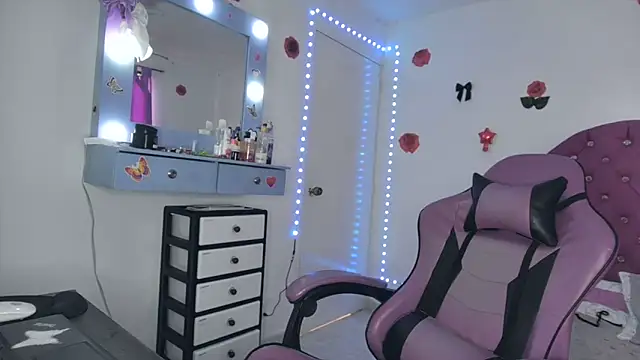 soffy rosses online show from June 12, 12:35 pm