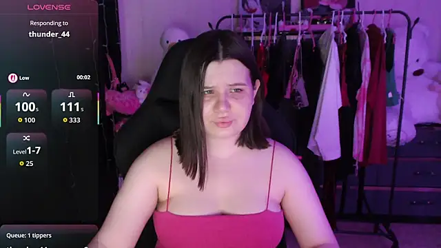 AmyVibess online show from June 15, 7:14 pm
