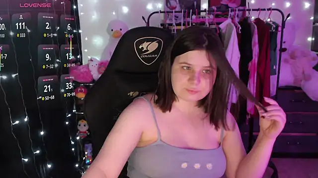AmyVibess online show from June 8, 7:03 pm