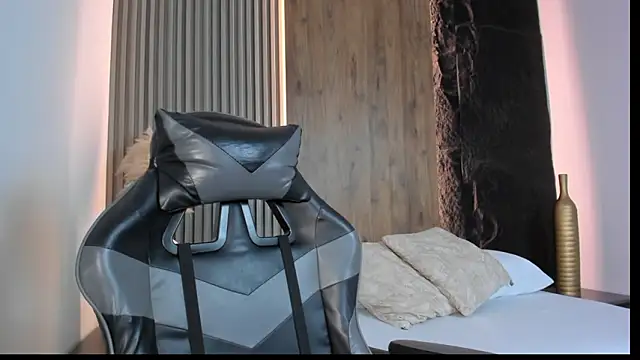 evelin lopezz online show from February 24, 2:22 am