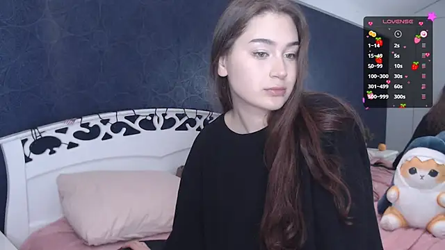 Snapshot of Lili_Luuu chatting on October 2, 12:15 am Lili Luuu online show from October 2, 12:15 am
