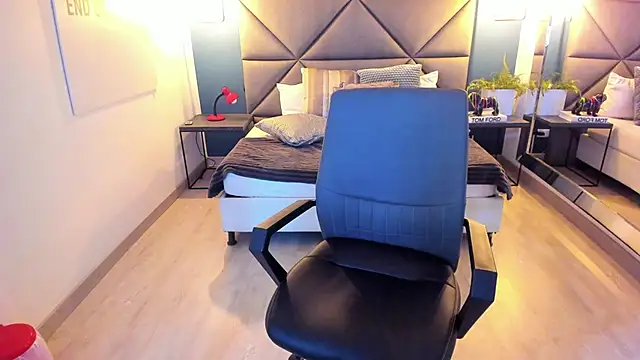 Samantha hotly online show from December 5, 1:38 am