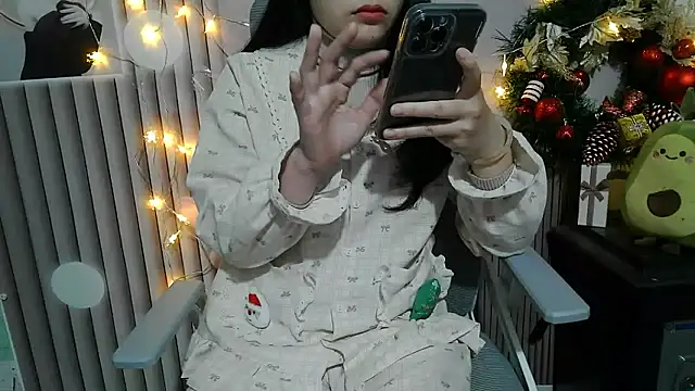 Emachiii online show from December 14, 1:11 am