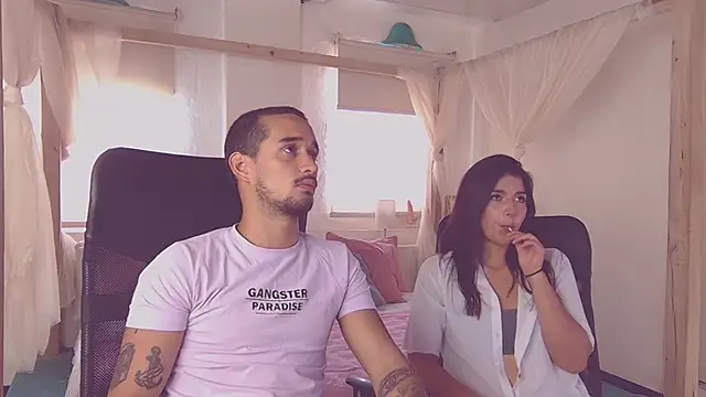 Laila asher online show from November 8, 9:42 pm