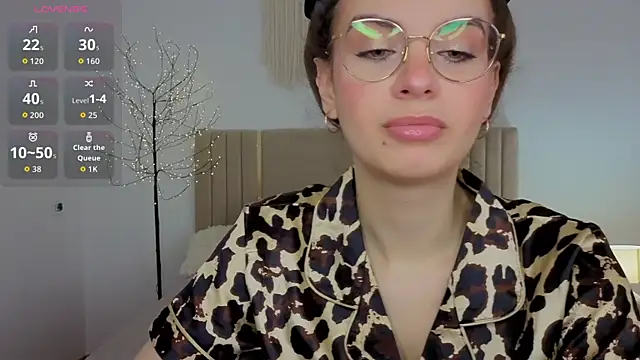 Real cutie1 online show from July 14, 12:54 pm