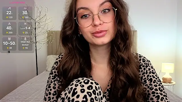 Real cutie1 online show from June 19, 1:14 pm