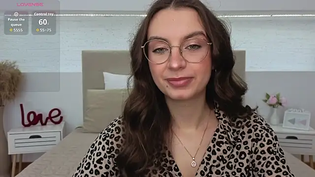 Real cutie1 online show from June 26, 1:01 pm