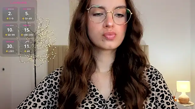 Real cutie1 online show from June 24, 1:43 pm