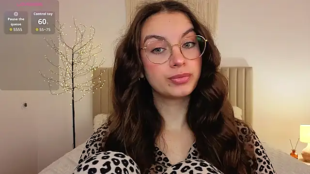 Real cutie1 online show from June 22, 12:46 pm