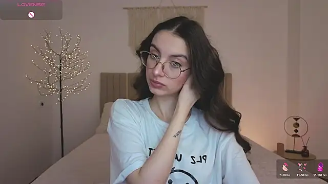 Real cutie1 online show from April 28, 12:53 pm