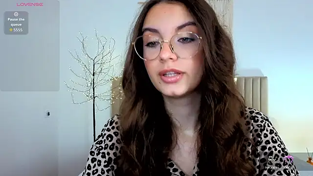 Real cutie1 online show from July 4, 1:07 pm